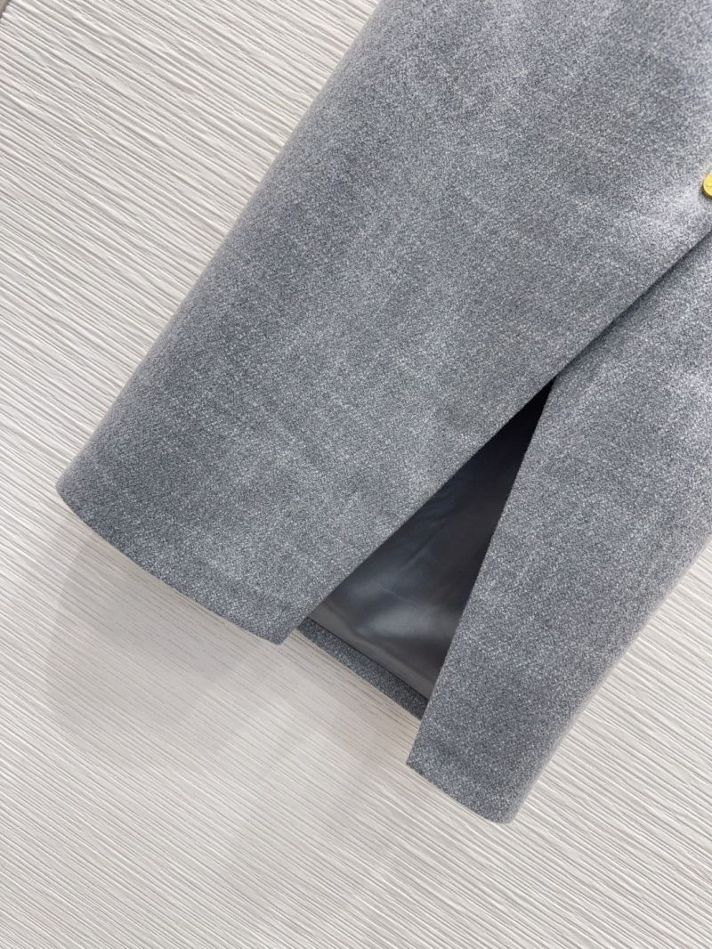 Ce1i*e suits
